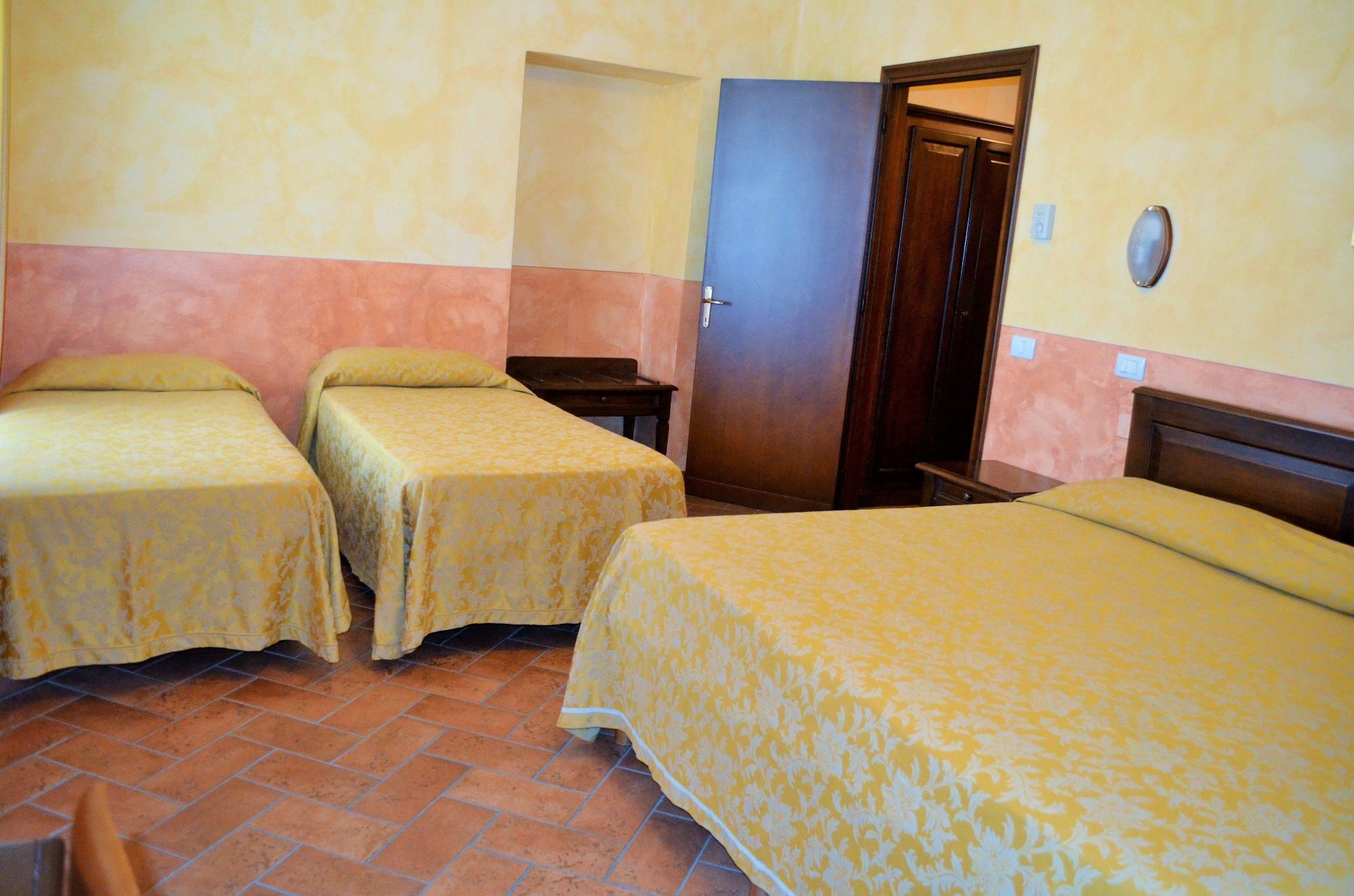 קורטונה Hotel Oasi Neumann מראה חיצוני תמונה