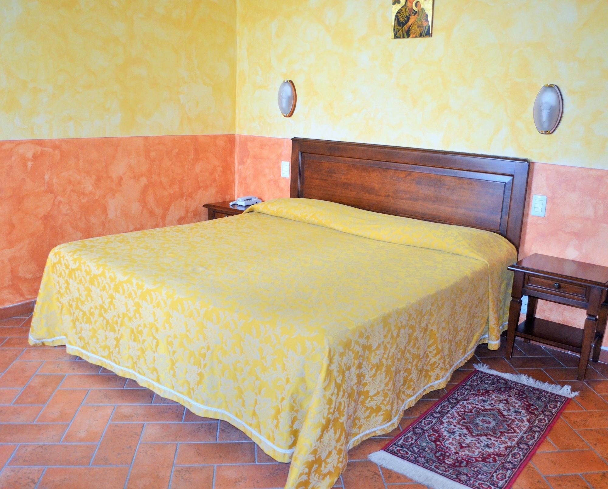 קורטונה Hotel Oasi Neumann מראה חיצוני תמונה