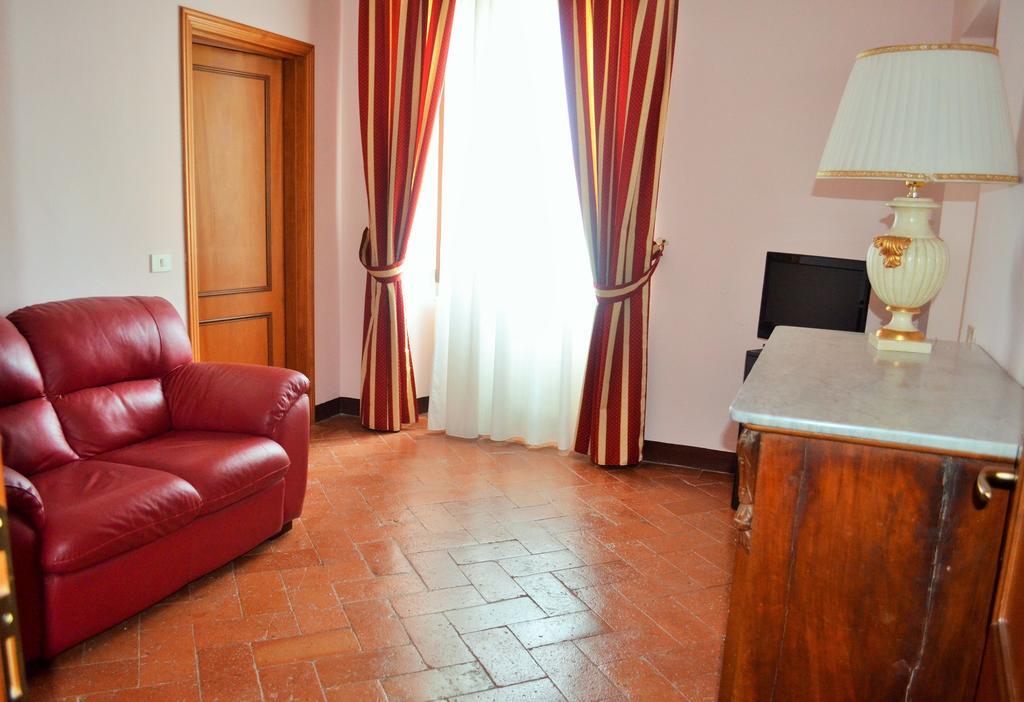 קורטונה Hotel Oasi Neumann מראה חיצוני תמונה