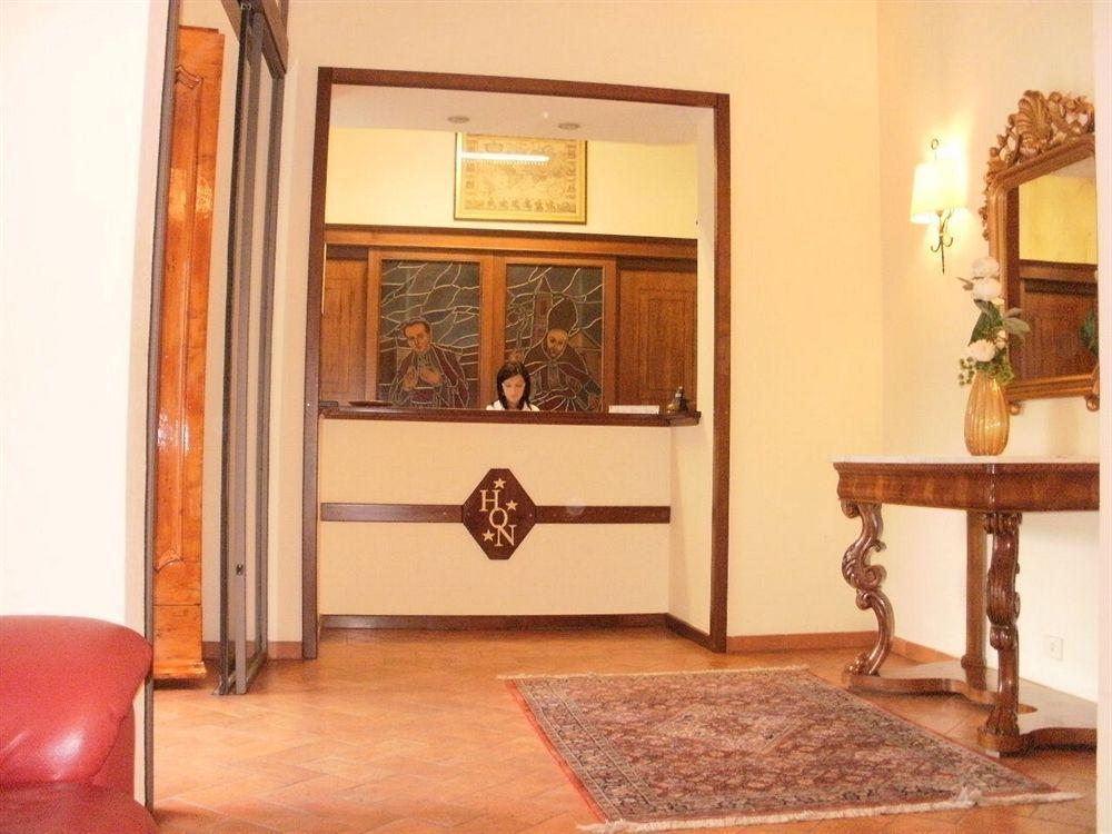 קורטונה Hotel Oasi Neumann מראה חיצוני תמונה