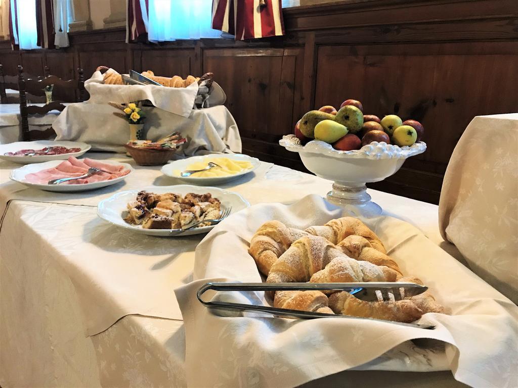 קורטונה Hotel Oasi Neumann מראה חיצוני תמונה
