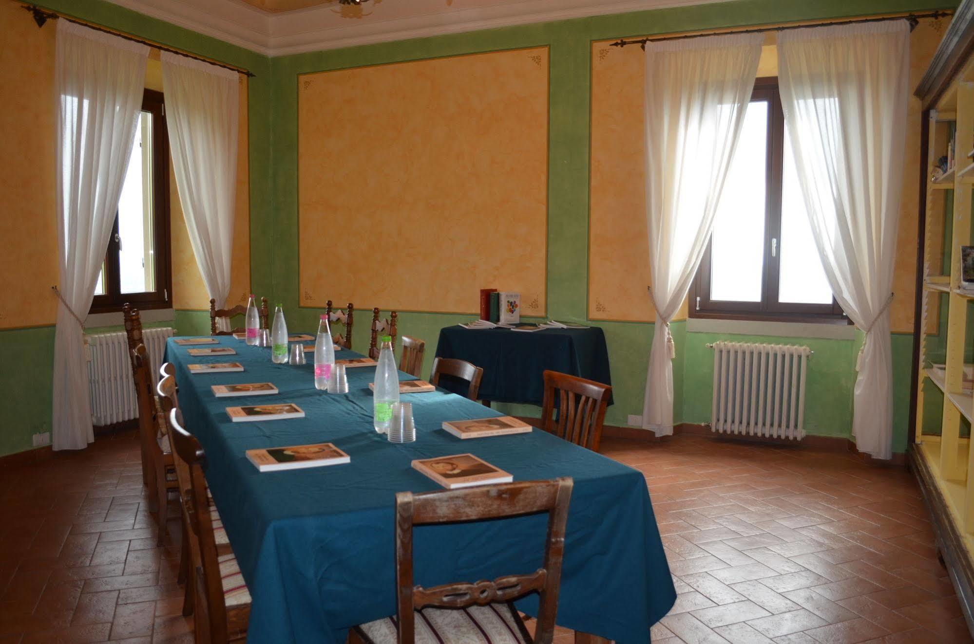 קורטונה Hotel Oasi Neumann מראה חיצוני תמונה