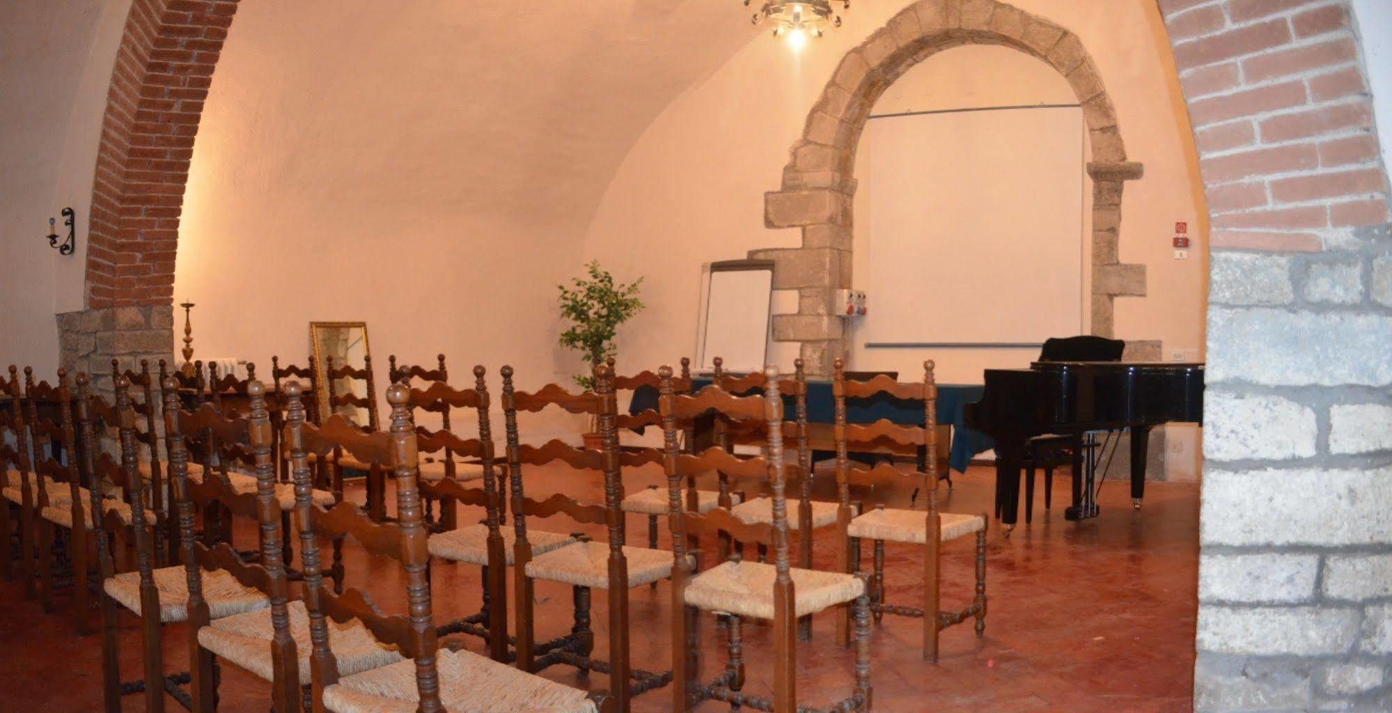 קורטונה Hotel Oasi Neumann מראה חיצוני תמונה