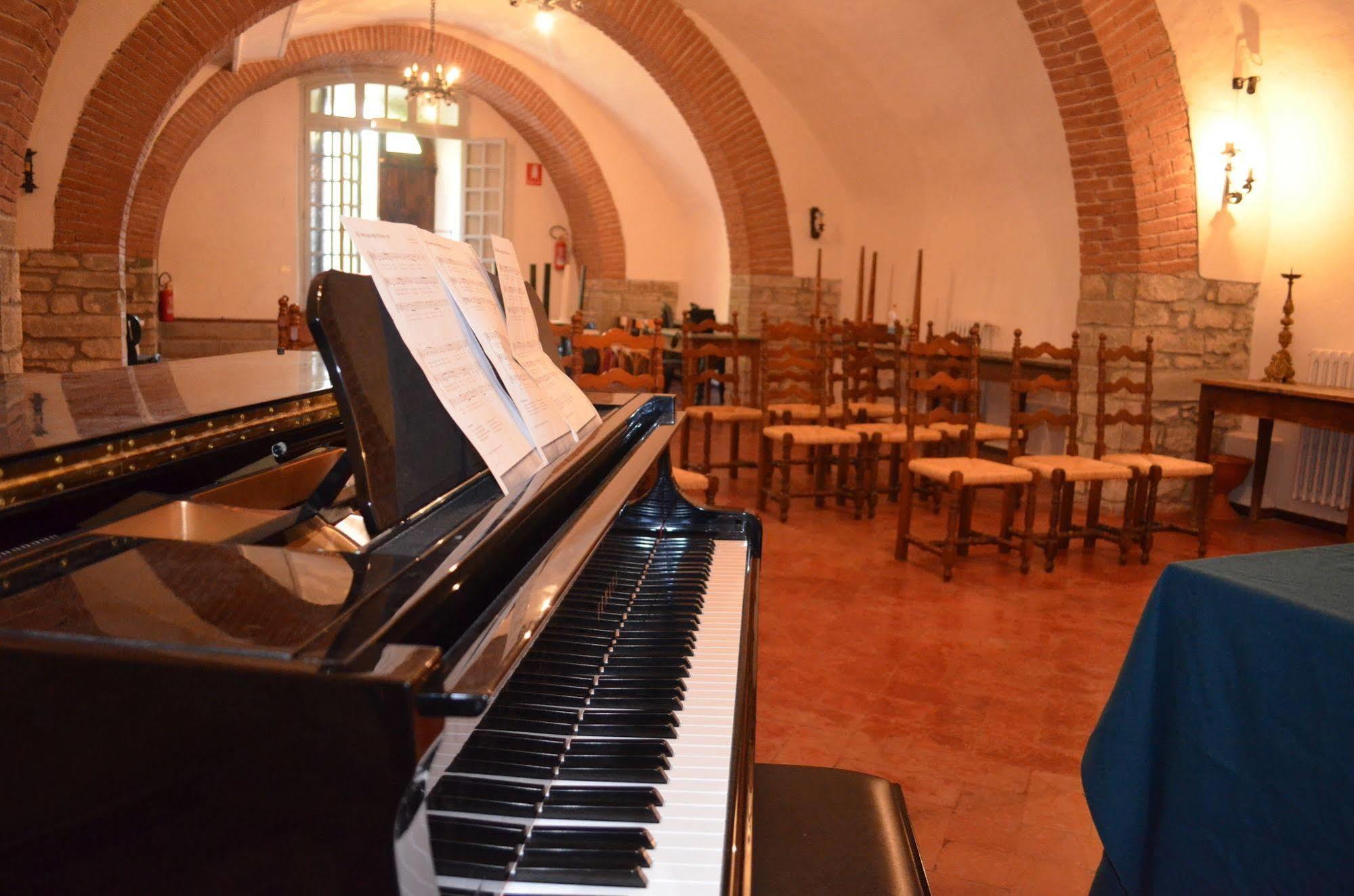 קורטונה Hotel Oasi Neumann מראה חיצוני תמונה